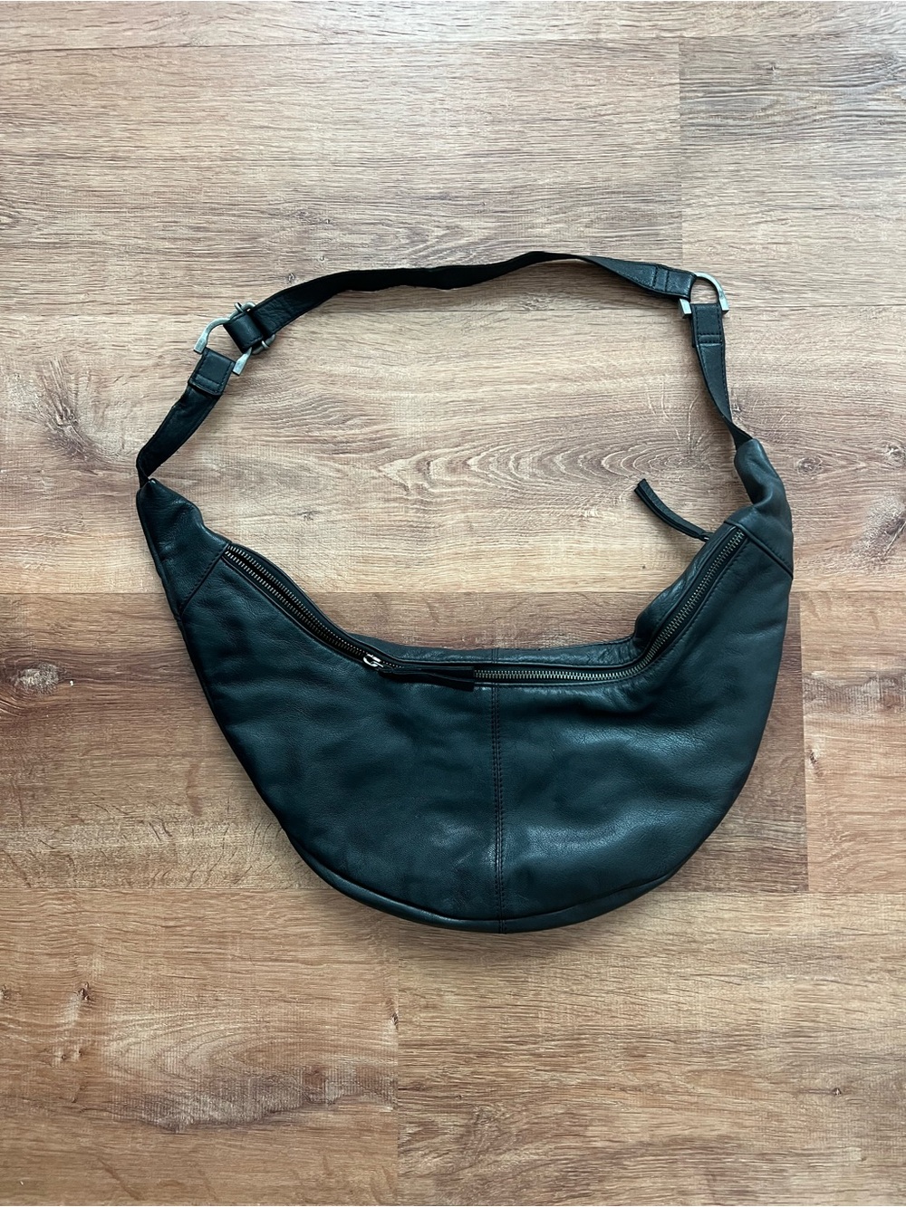 Free People Idle Hands Sling Leather Bag RT $98 Black
